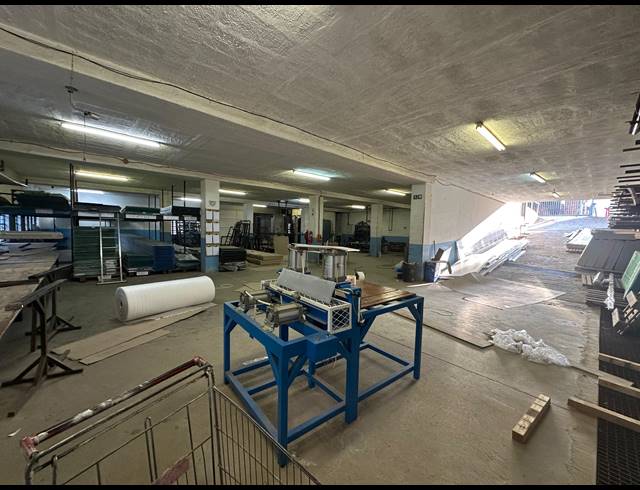 1,606M² WAREHOUSE TO LET IN KYA SANDS